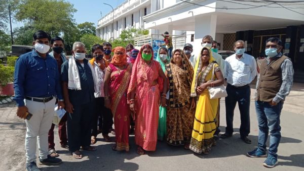 गौठान स्थल को बेजा कब्जा मुक्त कराने प्रशासन से मांग