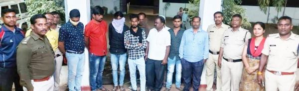 जुआ फड़ में पुलिस का छापा, दस पकड़ाए