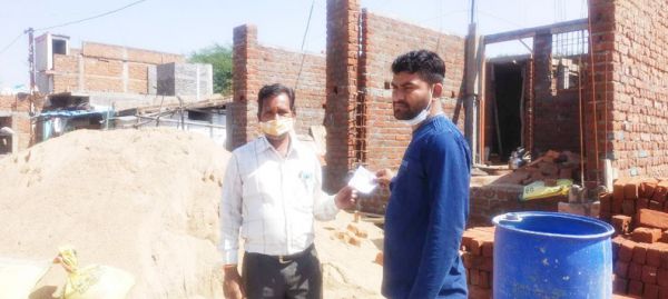 प्लास्टिक बेचने व सडक़ पर भवन निर्माण सामान रखने  पर जुर्माना