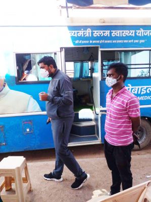 आयुक्त ने किया कन्हारपुरी में एमएमयू वेन का निरीक्षण