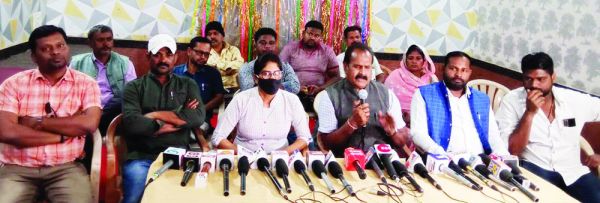 संजना बरखा विवाद, 16 कांग्रेसी पार्षदों ने सामूहिक इस्तीफा देने का किया ऐलान