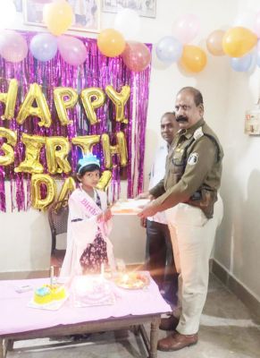 शहीद के घर पुसौर पुलिस ने बिखेरी खुशियां  