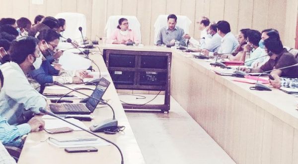 लंबित आवेदनों का जल्द करें निराकरण-मंडावी