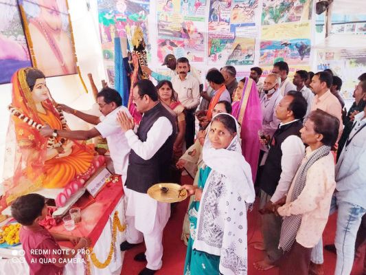 साहू समाज के नि:शुल्क भंडारे में जुटे सैकड़ों