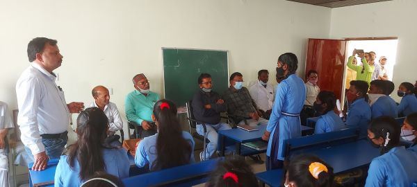 छात्रों के मोर्चा के बाद डीईओ पहुंचे केशकाल