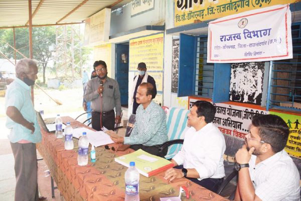 पटवारी अपने हल्के में निर्धारित तिथि-समय पर रहेंगे उपस्थित