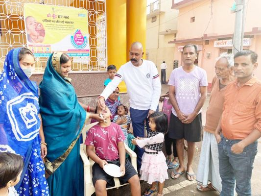 पल्स पोलियो अभियान में जनप्रतिनिधियों ने किया सहयोग