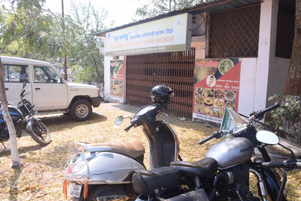महीनों से गढ़ कलेवा में लगा ताला