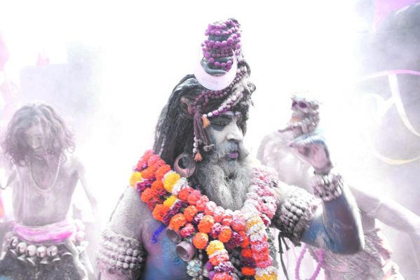 तांडव नृत्य और अघोरी साधुओं के साथ निकली भव्य महाकाल यात्रा