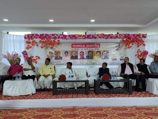 शहीद चंद्रशेखर आजाद और श्यामाचरण को किया नमन