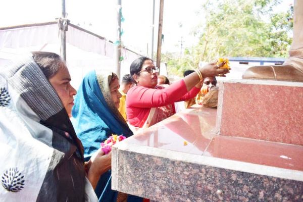 मेयर ने शहीद संदीप यदु को दी श्रद्धांजलि
