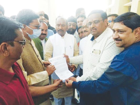 रेल परियोजना व लीज के मुद्दे को ले डॉ. महंत से मिला चैंबर का प्रतिनिधि मंडल