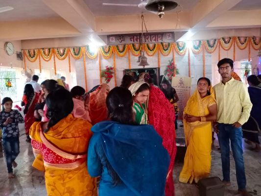 शिवालयों में उमड़ी भीड़, किया जलाभिषेक