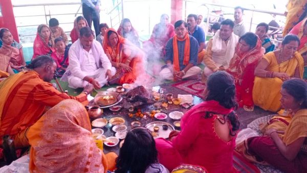 महाशिवरात्रि पर पूजा-अर्चना व हवन