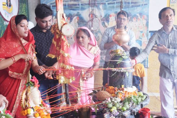 महाशिवरात्रि पर निकाली शोभायात्रा, विविध आयोजन