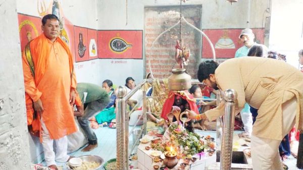 शिवालयों में जलाभिषेक