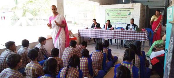 बच्चों को लोक अदालत के महत्व की दी जानकारी