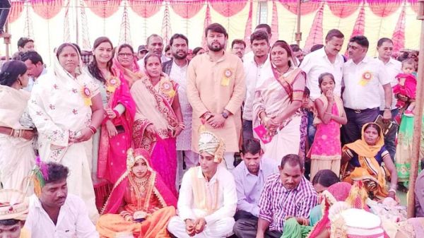 सामूहिक विवाह में 23 जोड़ों ने लिए फेरे