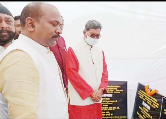 महादेव का जलाभिषेक कर महंत ने की प्रदेशवासियों की खुशहाली की कामना