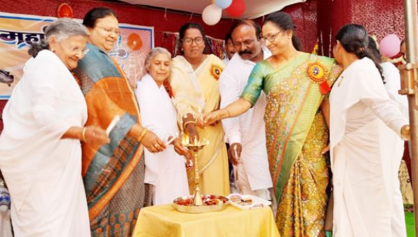 परमात्मा का अवतरण पाप और भ्रष्टाचार के नाश के लिए होता है- अनिला
