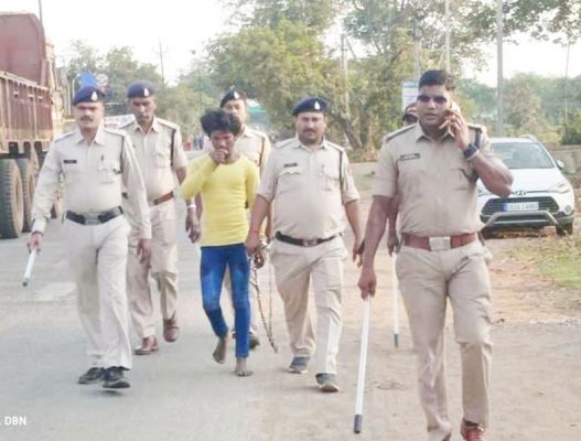 सिपाही पर चाकू से हमला, नाबालिग समेत 2 गिरफ्तार