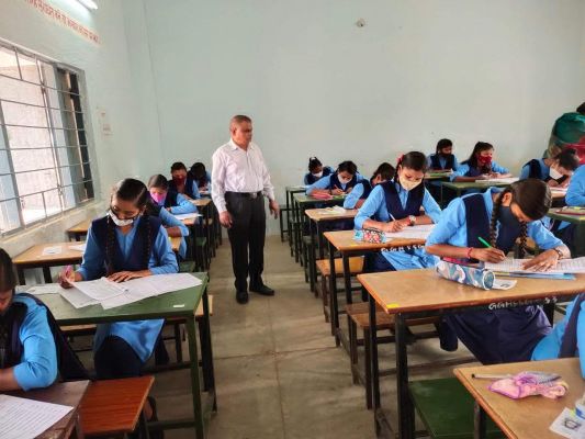 उडऩदस्ता टीम ने किया परीक्षा केंद्रों का निरीक्षण