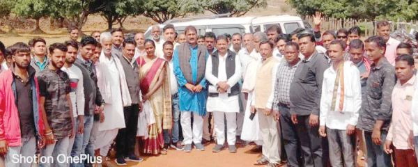 कार्यकर्ताओं को चार्ज करने कांग्रेस की मैनपाट और सीतापुर ब्लॉक में बैठक