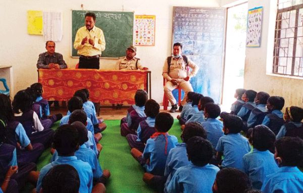कब-बुलबुल के छात्र- छात्राओं को वन सुरक्षा की दी जानकारी