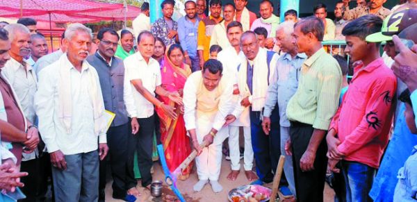 देवरी में 9 लाख की सौगात, नाली और शेड निर्माण का भूमिपूजन