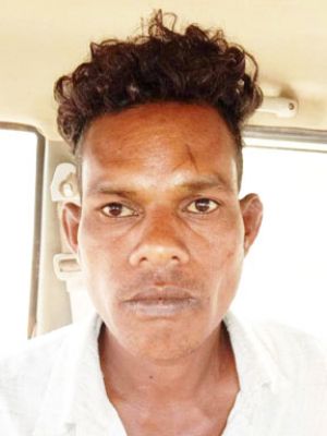 पकड़े जाने के डर से चोर ने घर में लगाई आग