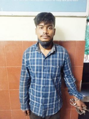 अवैध शराब रखने के मामले में दो पर कार्रवाई