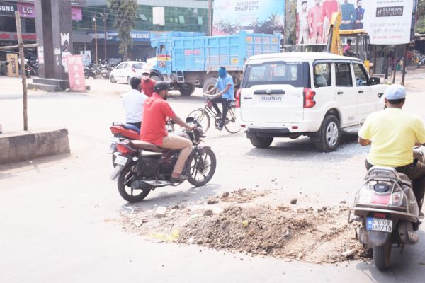मलबा गिरने से दुर्घटना की आशंका