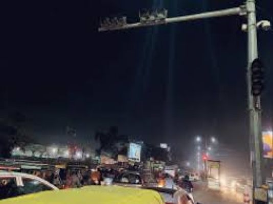 एक सप्ताह से बंद पड़े हैं ट्रैफिक सिग्नल