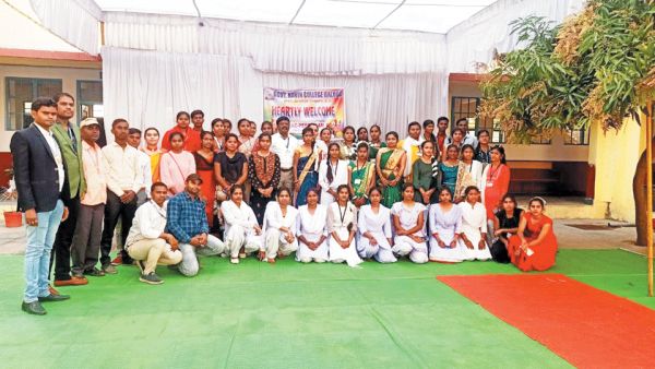 नैक पीयर टीम ने किया कॉलेज का निरीक्षण