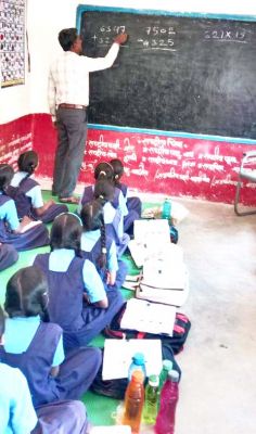 प्राथमिक शाला के बच्चों के भाषा व गणित में दक्षता विकास