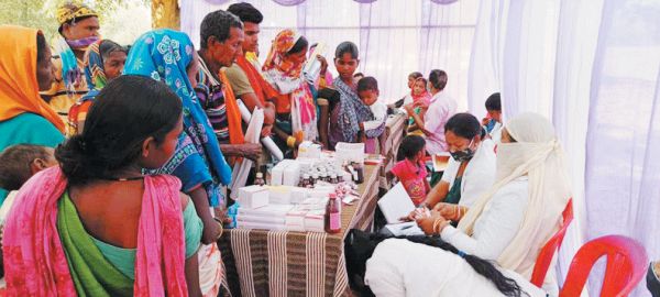 स्वास्थ्य शिविर में 300 लोगों का उपचार