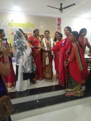 महिला कांग्रेस ने विभिन्न क्षेत्रों में कार्यरत महिलाओं का किया सम्मान