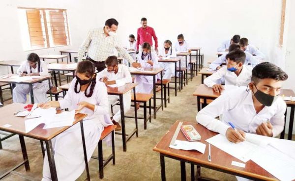 उडऩदस्ता दल ने किया परीक्षा केन्द्रों का निरीक्षण