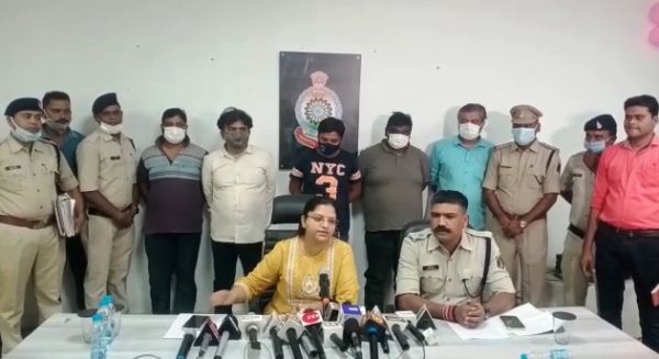 दस जिलों में धोखाधड़ी करने वाले चिटफंड कंपनियों के 6 आरोपी बंगाल से गिरफ्तार