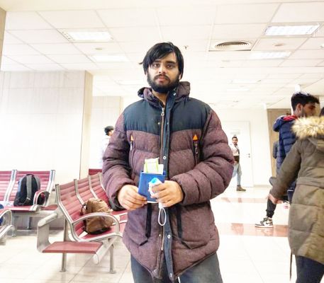 तिरंगा बनाकर हाथ में लिया, तब सुरक्षित निकल पाये...