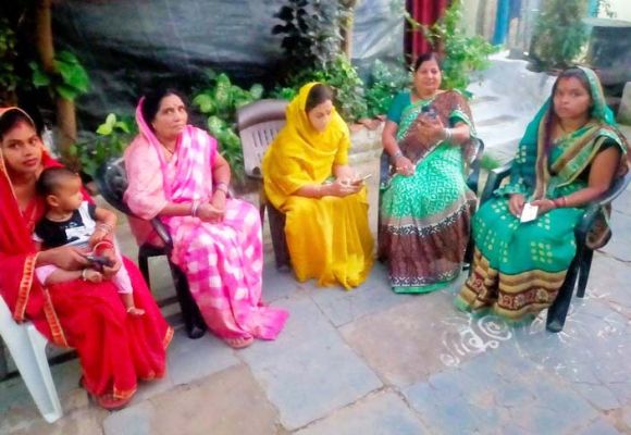 डिजिटल सदस्यता के लिए कांग्रेसी बहा रहे पसीना, प्रज्ञा ने दी घर-घर दस्तक