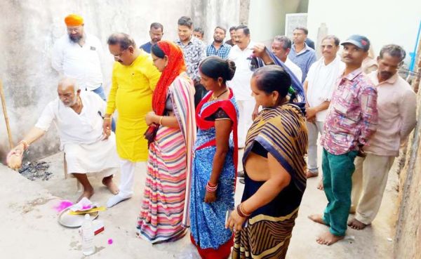 निर्माण कार्यों के लिए नपा अध्यक्ष ने किया भूमिपूजन