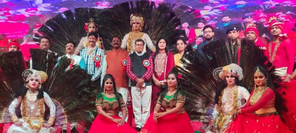 गीत, संगीत और नृत्य के मधुर संगम ने मोहा मन