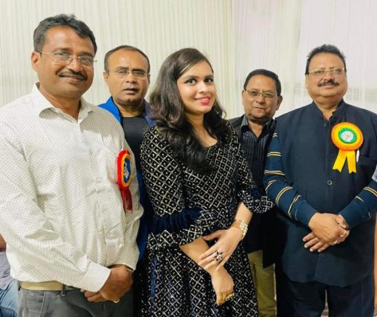 कांग्रेस नेताओं ने भोजपुरी गायिका श्रुति और शीतल से की सौजन्य मुलाकात