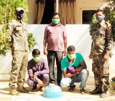 मर्दापाल मुर्गा बाजार में जुआ खेल रहे 2 गिरफ्तार
