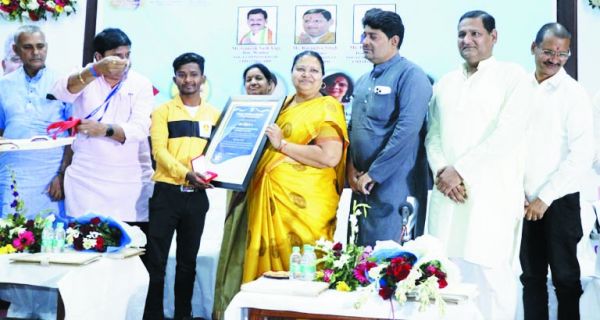 योग से जीवन में आत्मविश्वास बढ़ता है-अनिला