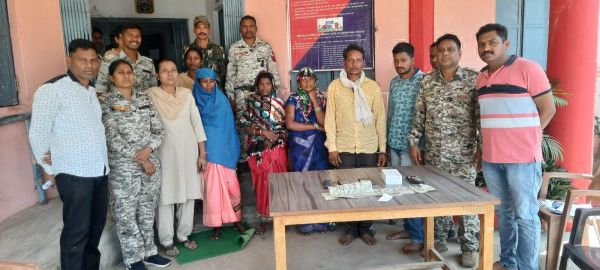 मेला में मोबाइल-नगदी चोरी करने वाले 5 गिरफ्तार