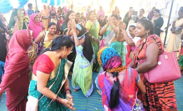 खेलकूद स्पर्धा में ग्रामीण महिलाओं ने दिखाई प्रतिभा