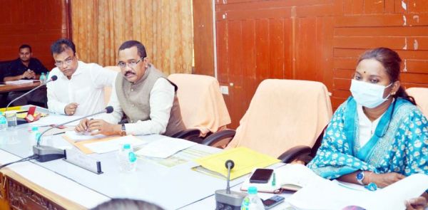 पेंशन और अनुकंपा प्रकरणों का संवेदनाओं के साथ करें त्वरित निराकरण-कमिश्नर