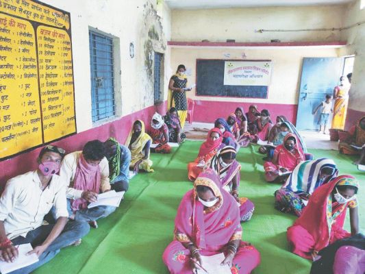 मोहल्ला कक्षाओं में 15 से अधिक उम्र के निरक्षरों को बनाया जाएगा साक्षर